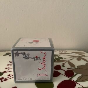 JAFRA Satomi Eau de Parfum with Floral Accents